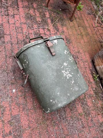 2 stuks army / militair koelboxen (50 jaar oud) beschikbaar voor biedingen