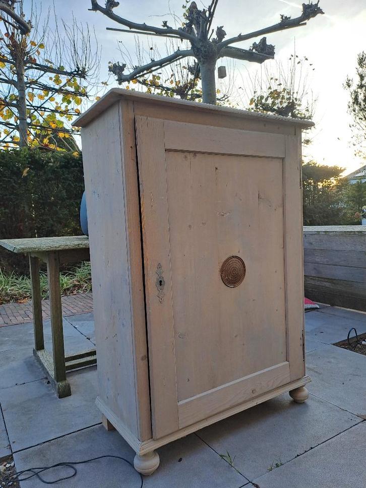 Leuke oude kast !!, Huis en Inrichting, Kasten | Wandmeubels, Gebruikt, 100 tot 150 cm, Minder dan 150 cm, 25 tot 50 cm, Met deur(en)