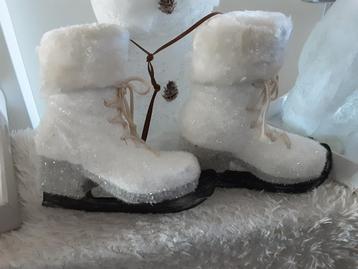 Kerstfiguur kunstschaatsen  beschikbaar voor biedingen