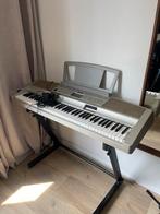 Keyboard/stage piano yamaha portable grand DGX-300, Muziek en Instrumenten, Ophalen, Zo goed als nieuw, Overige kleuren