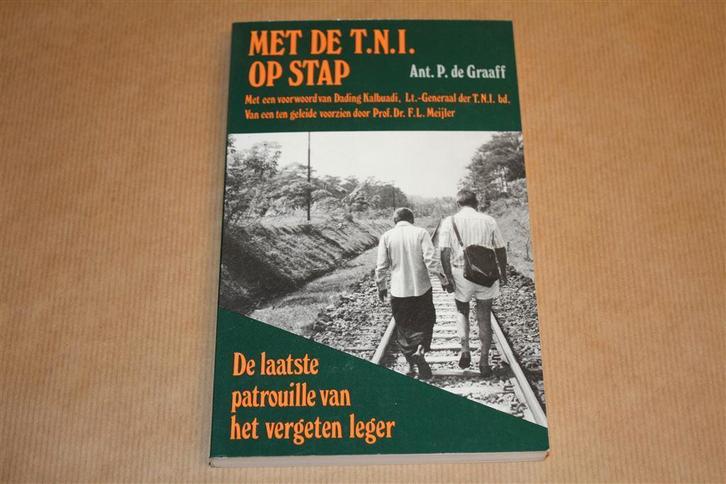 Met de T.N.I. op stap [KNIL Ned. Indië], Boeken, Geschiedenis | Vaderland, Zo goed als nieuw, Ophalen of Verzenden