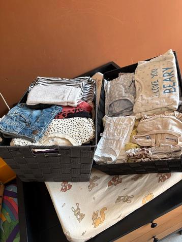 Meisjes kledingpakket beschikbaar voor biedingen