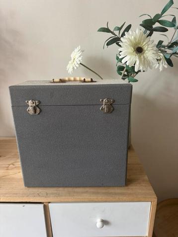 Vintage koffer voor LP’s beschikbaar voor biedingen