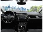 Volkswagen Touran R-line 1.4 TSI 110KW 2017 Grijs, Voorwielaandrijving, 74 €/maand, Zwart, Alcantara