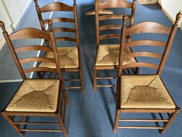 4 stoelen - ZGAN - Rietgedekt - Kan per stuk - Samen 30 euro beschikbaar voor biedingen