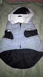 NIEUW HUKA HONDENJASJE MAAT S, Dieren en Toebehoren, Hondenkleding, Ophalen, Nieuw, Hondenjas