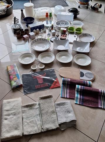 Te koop diverse (gebruikte en nieuwe) keukenbenodigdheden. beschikbaar voor biedingen