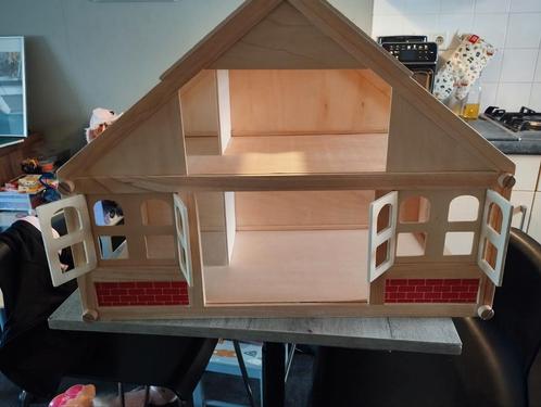 Goki houten poppenhuis met veel attributen, Kinderen en Baby's, Speelgoed | Poppenhuizen, Zo goed als nieuw, Poppenhuis, Ophalen of Verzenden