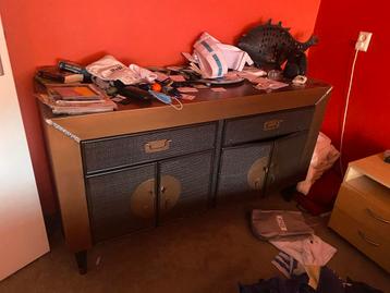 Vintage Kast met Lades en Deuren beschikbaar voor biedingen