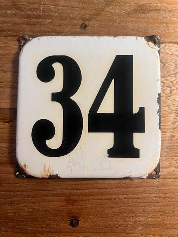 Emaille huisnummerbord vierkant beschikbaar voor biedingen