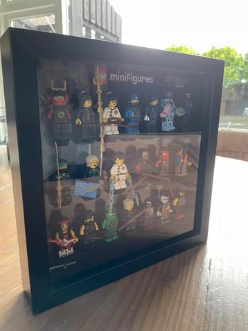 Lego Ninjago minifiguren display inclusief.