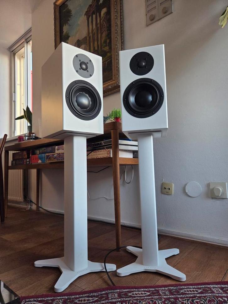 Totem Signature One monitor luidsprekers, Audio, Tv en Foto, Luidsprekers, Zo goed als nieuw, Front, Rear of Stereo speakers, 120 watt of meer