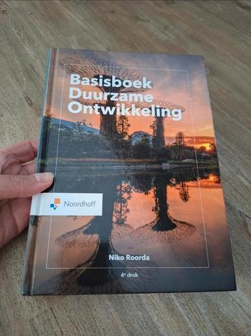 Basisboek Duurzame Ontwikkeling 
- Niko Roorda beschikbaar voor biedingen