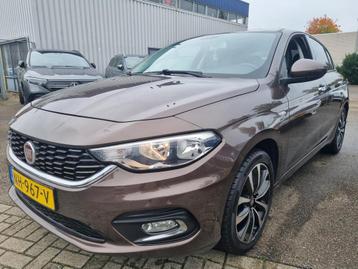 Fiat Tipo 1.3 MultiJet Lounge Navi Cruise DAB. beschikbaar voor biedingen