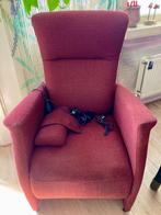 Luxe relax en staop  van Prominent 3 jr oud donker rode stof, Huis en Inrichting, Fauteuils, Ophalen, Relax fauteuil, Minder dan 75 cm