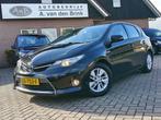 Toyota Auris 1.8 Hybrid Asp. TREKHAAK, CAMERA, CRUISE CONTRO, Auto's, Toyota, 28 km/l, Gebruikt, 4 cilinders, Zwart
