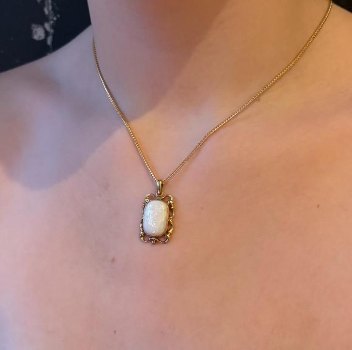 Opaal 14k gouden fraaie ketting hanger vintage ajour dames, Sieraden, Tassen en Uiterlijk, Antieke sieraden, Hanger, Goud, Met edelsteen
