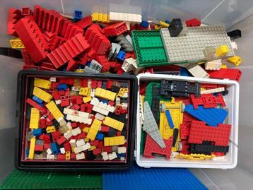 Bijna 25KG aan lego (lees de info aub) beschikbaar voor biedingen