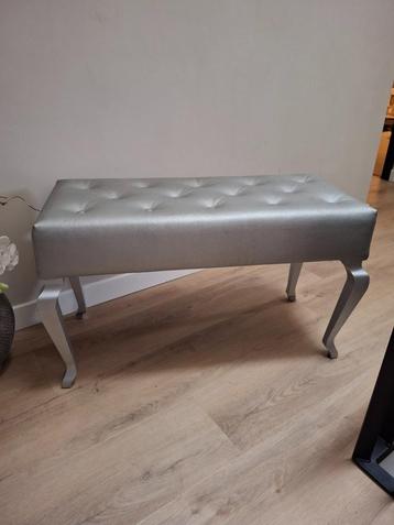 Bankje beschikbaar voor biedingen