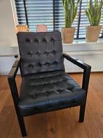 Fauteuil stoel zwart leer / leren Urban Sofa Ira Ness, Ophalen, Zo goed als nieuw, 50 tot 75 cm, Hout