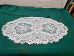 tafelkleed ovaal kant vintage, Huis en Inrichting, Ophalen of Verzenden, 'T Olde Gre-j, Info@toldegrej.nl, Endepoelstraat 20f Didam
