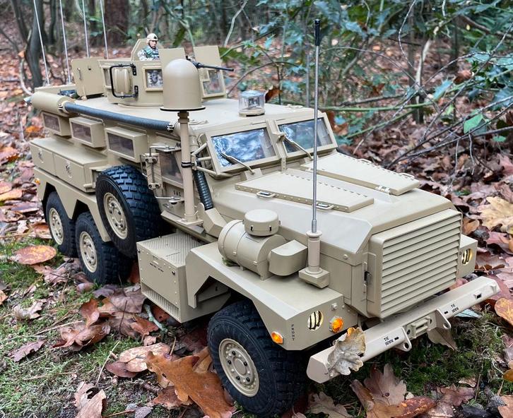 Mrap 6x6  Cougar truck met div. upgrades RTR., Hobby en Vrije tijd, Modelbouw | Radiografisch | Auto's, Zo goed als nieuw, Auto offroad