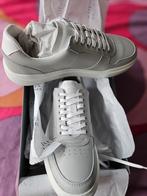 Uniseks leren zomer sneaker €209 nu €75 , zachtgrijs maat 41, Verzenden, Nieuw, Grijs, Yves Carter Studio's