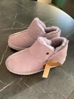 Warmbat lila pantoffels, Kleding | Dames, Schoenen, Ophalen of Verzenden, Zo goed als nieuw, Overige kleuren, Pantoffels of Sloffen