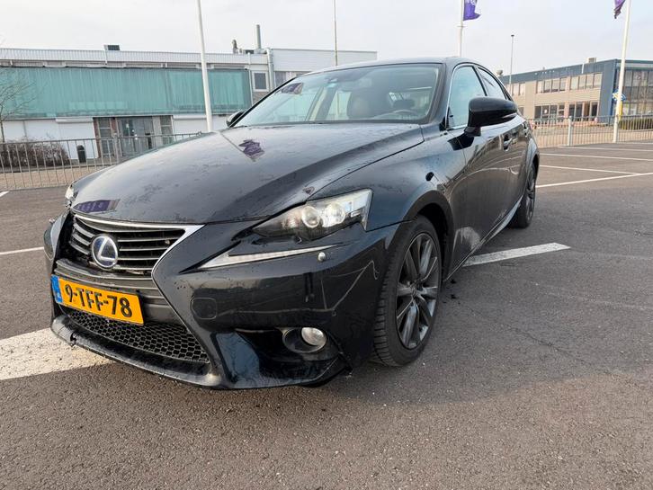 Lexus IS 300H 2.5 Hybrid CVT 2014 Zwart, Auto's, Lexus, Particulier, IS, Hybride Elektrisch/Benzine, Volledig hybride, A, Sedan