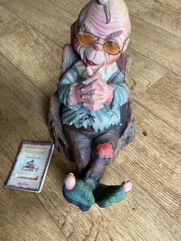 Laaf gepensioneerd met paspoort beschikbaar voor biedingen