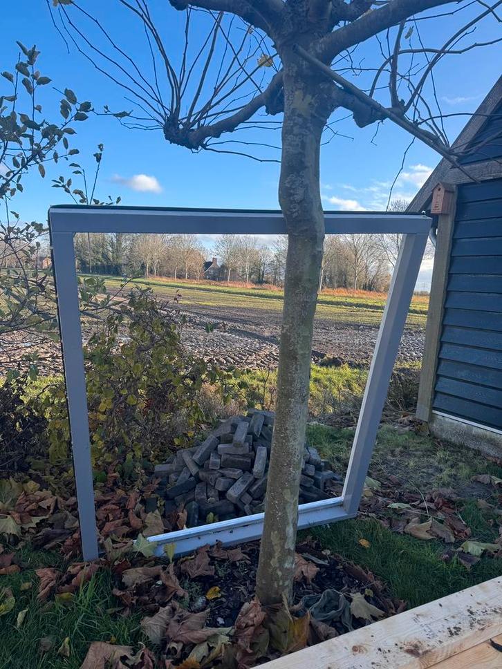 Raam kozijn, Doe-het-zelf en Verbouw, Kozijnen en Schuifpuien, Raamkozijn, Hout, Ophalen