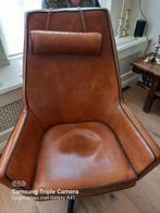 Moderne schapenleren fauteuil met draaipoot, Ophalen, Zo goed als nieuw, 75 tot 100 cm