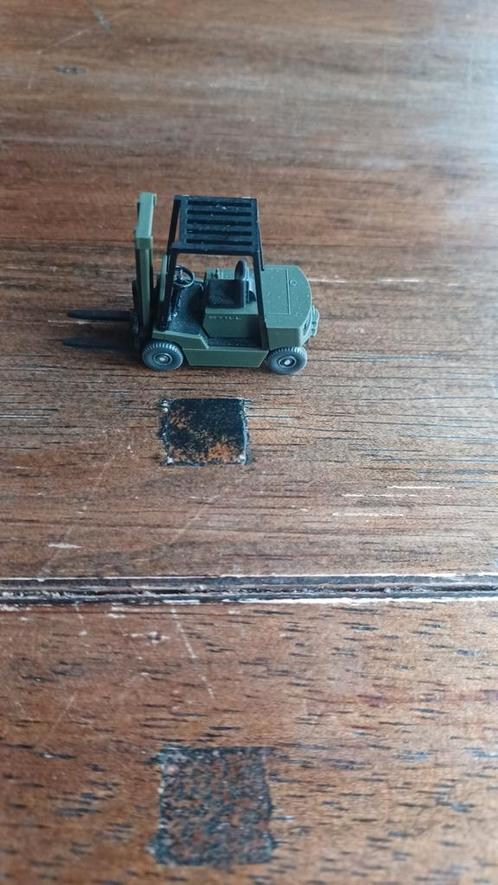 Heftruck wiking R 70 legergroen...3 op voorraad, Hobby en Vrije tijd, Modelauto's | 1:87, Zo goed als nieuw, Wiking, Ophalen of Verzenden