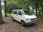 Te koop: VW T4 camper – omgebouwd, klaar voor avontuur! (5P), Caravans en Kamperen, Campers, Hefdak, Volkswagen, Tot en met 2