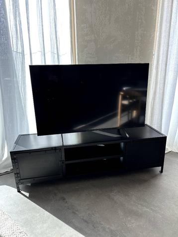 Zwart Metalen Industrieel TV Meubel beschikbaar voor biedingen