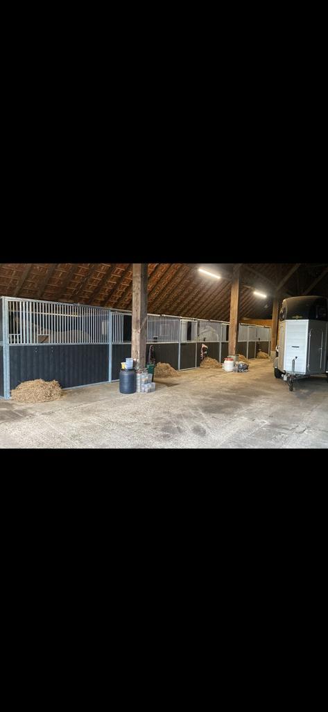 Stal aangeboden, Dieren en Toebehoren, Stalling en Weidegang