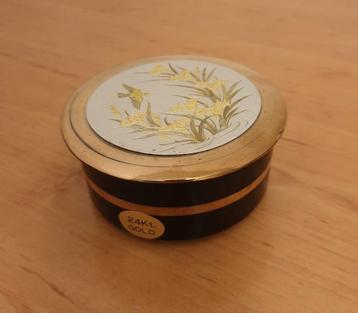 Sierlijk 24Kt Gouden Doosje beschikbaar voor biedingen