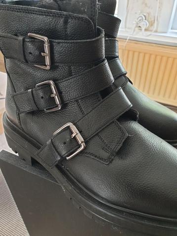 Twoday laarsjes  beschikbaar voor biedingen