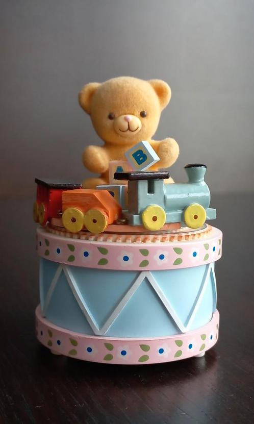Enesco Disney Traditions Jim Shore It's a Small World Music, Antiek en Kunst, Antiek | Porselein, Ophalen of Verzenden