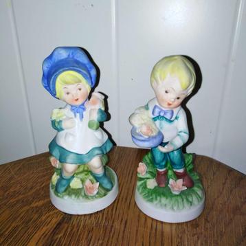 Vintage biscuit beeldjes jongen/meisje beschikbaar voor biedingen