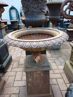 Gietijzeren vaas op sokkel, Tuin en Terras, Ophalen, Gebruikt
