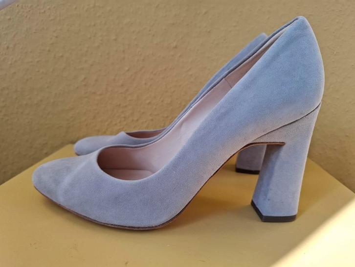 1x gedragen: Peter Kaiser taupe nubuck pumps - maat 37, Kleding | Dames, Schoenen, Zo goed als nieuw, Pumps, Beige, Ophalen of Verzenden