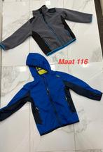 2 jackets & regenjas te koop – maat 116 Jongen, Kinderen en Baby's, Kinderkleding | Maat 116, Ophalen of Verzenden, Zo goed als nieuw