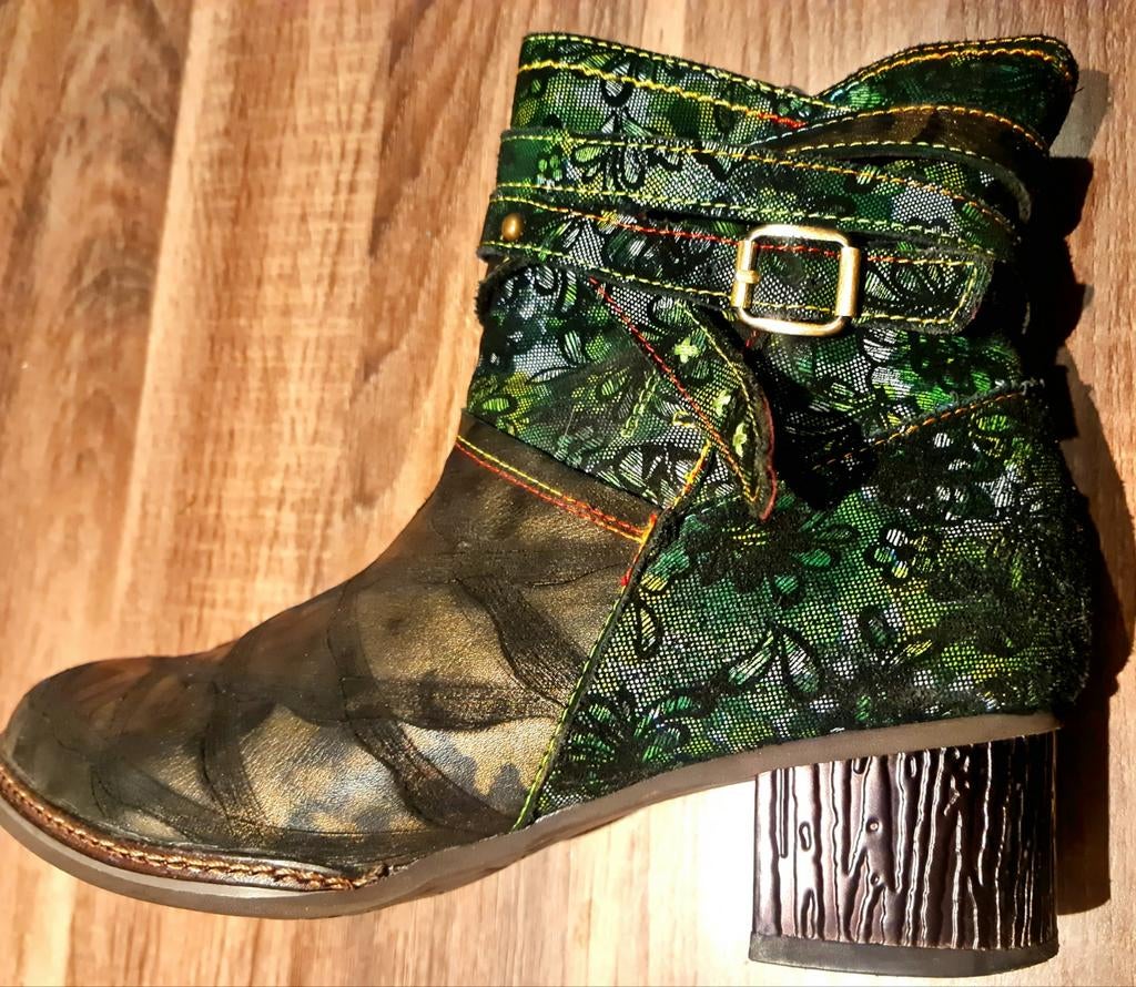 Laura Vita Enkellaarsjes maat 39 - Brons/Olijfgroen, Lage of Enkellaarzen, Ophalen of Verzenden, Gedragen, Laura Vita