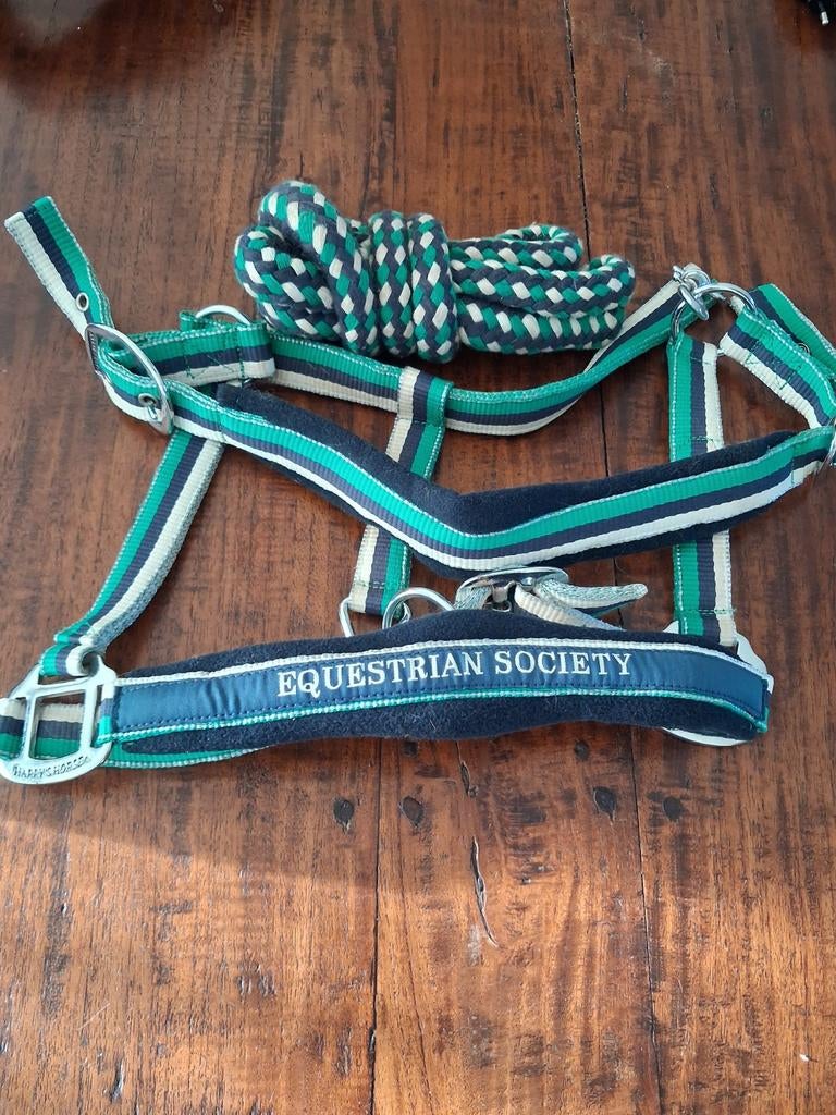 Equestrian halsterset, Dieren en Toebehoren, Paarden en Pony's | Overige Paardenspullen, Ophalen of Verzenden, Zo goed als nieuw