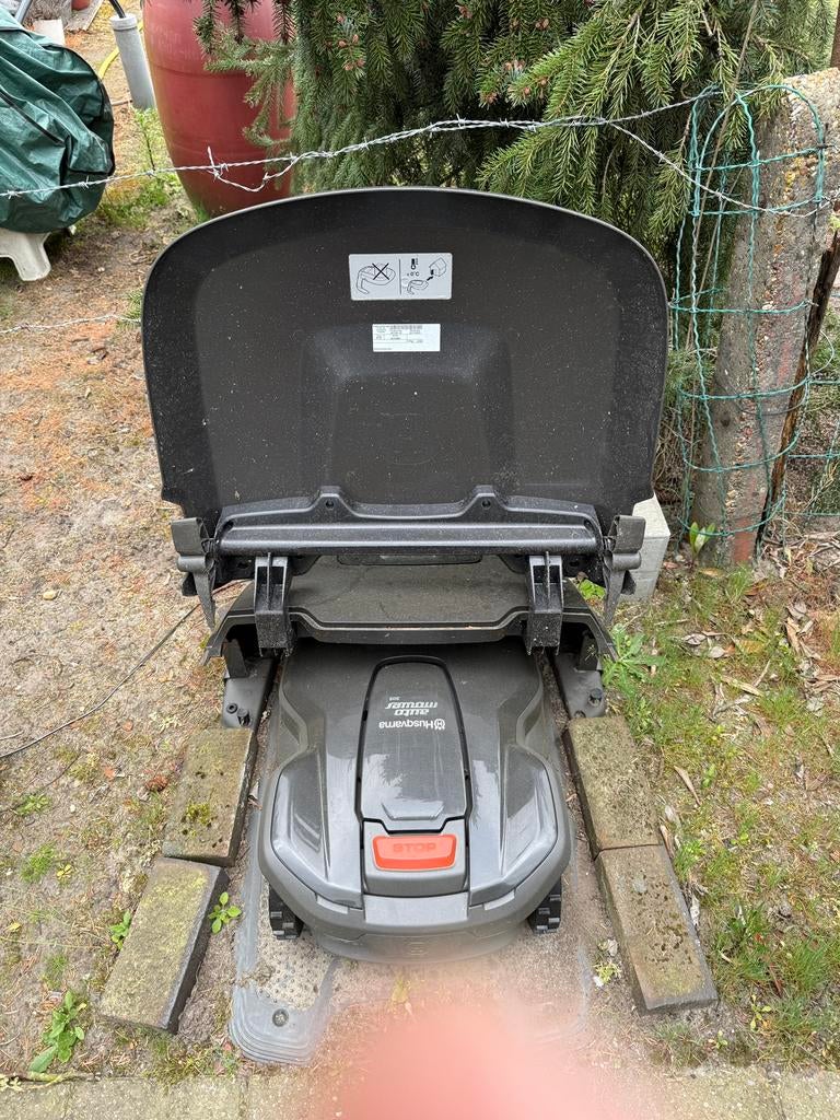 Husqvarna 305, Ophalen, Gebruikt, 20 tot 25 cm, Bestuurbaar via app