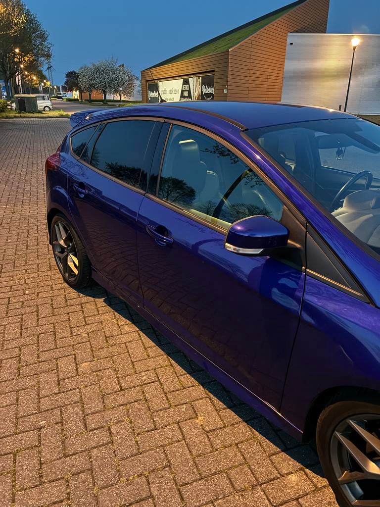 Ford Focus 2.0 Ecoboost 184KW 5-D 2013 Blauw, Zwart, 4 cilinders, Blauw, 14 km/l