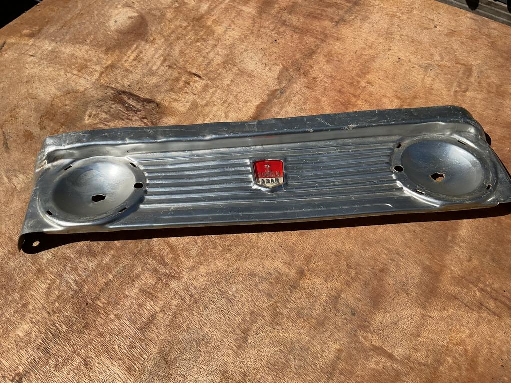 Moskvich grill , onderdelen., Antiek en Kunst, Ophalen
