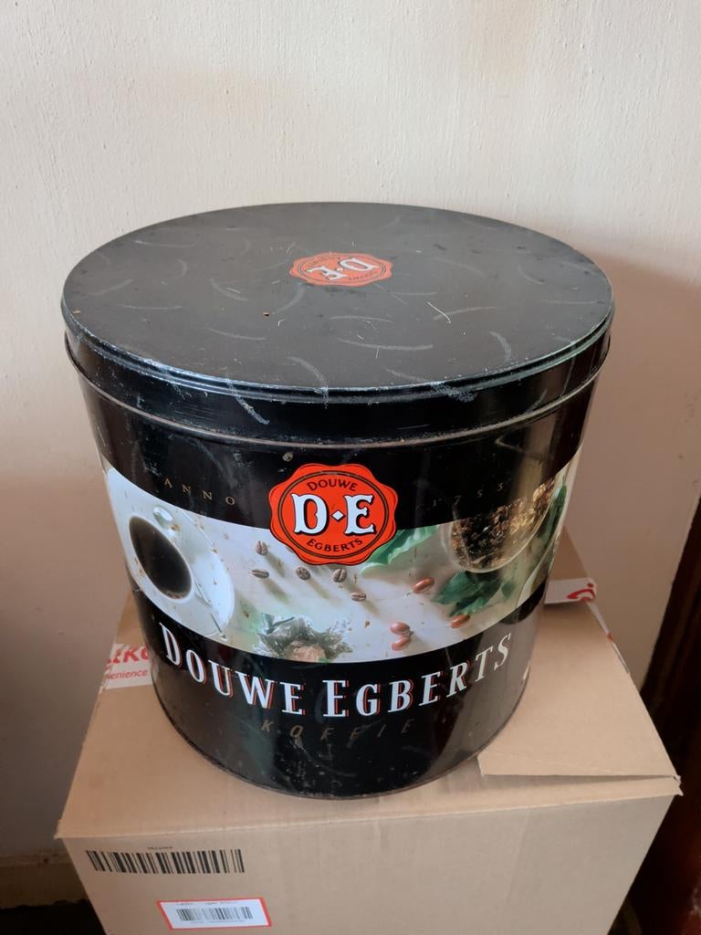 Groot Douwe Egberts winkelblik - 42 cm hoog, 32 cm doorsnede, Verzamelen, Blikken, Ophalen of Verzenden, Gebruikt, Koffie, Douwe Egberts