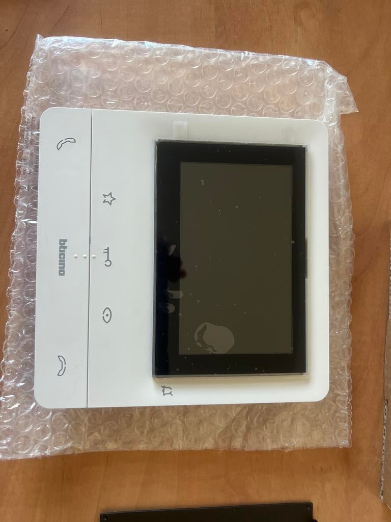 BTICINO VIDEO-INTERCOM BINNENPOST. NIEUWPRIJS €375,00, Ophalen of Verzenden, Ingebouwde camera, Nieuw, Bedraad